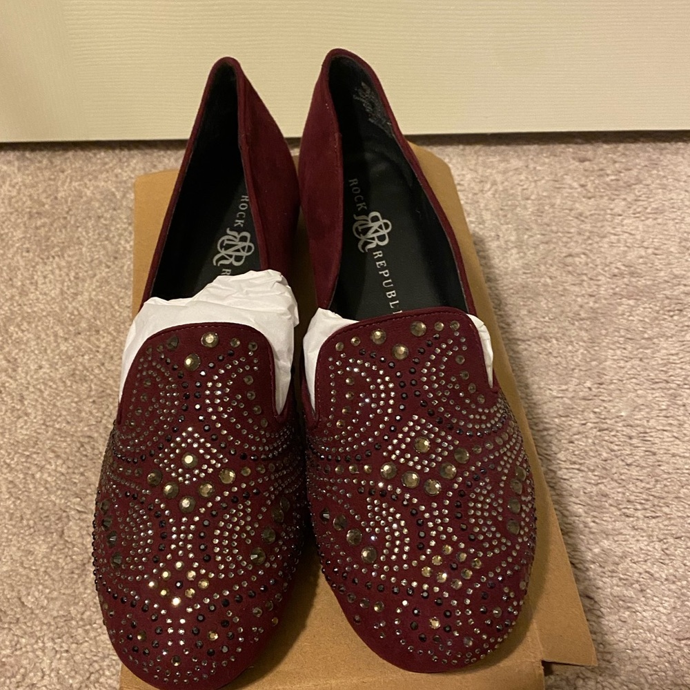 Brand new never worn rock & republic beaded flats